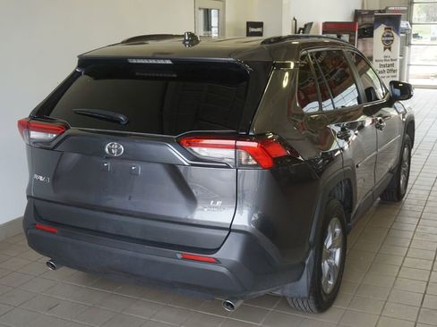 Used 2025 Toyota RAV4 LE AWD/4WD image 4