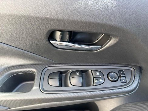 Used 2025 Nissan Versa SV FWD image 20