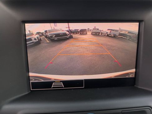 Used 2024 GMC Terrain SLE FWD image 18