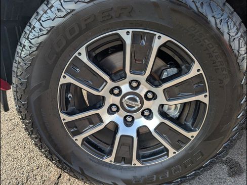 Used 2020 Nissan Titan SV w/ SV Convenience Package image 20