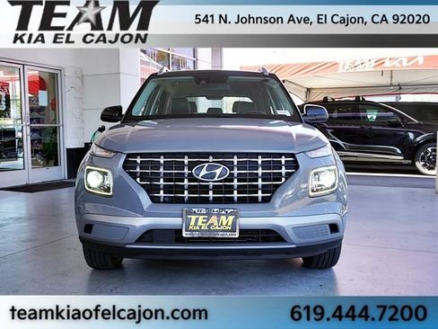 Used 2022 Hyundai Venue Limited w/ Cargo Package FWD image 4