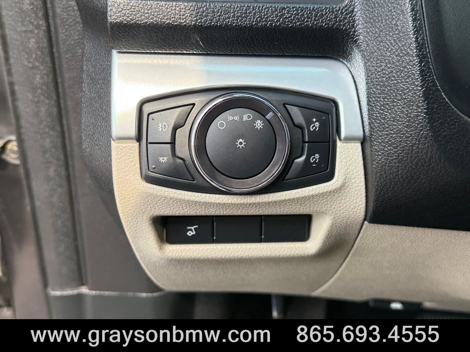 Used 2018 Ford Explorer Limited FWD image 29