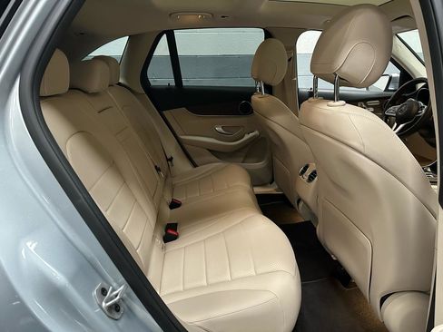 Used 2022 Mercedes-Benz GLC 300 4MATIC image 11