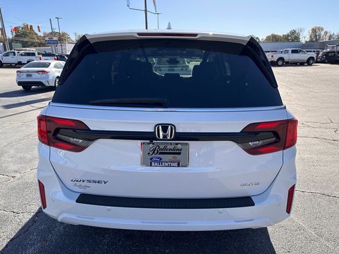 Used 2025 Honda Odyssey Elite image 4