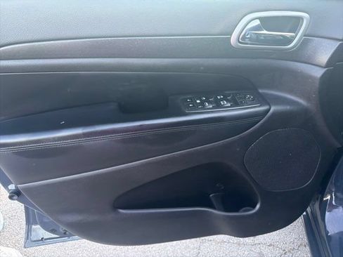 Used 2017 Jeep Grand Cherokee Altitude RWD image 20