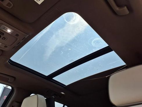 Used 2025 GMC Yukon Denali w/ Denali Reserve Package image 19