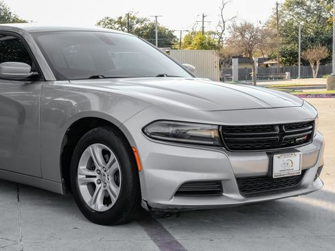 Used 2018 Dodge Charger SXT image 6