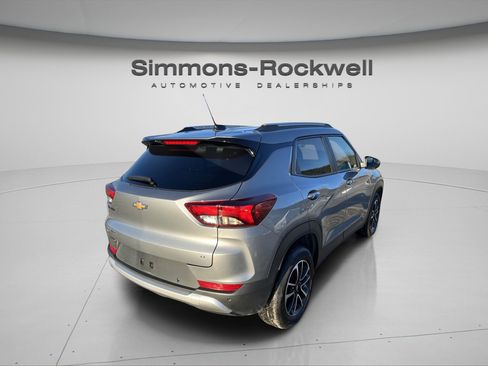 Used 2025 Chevrolet TrailBlazer LT w/ Driver Confidence Package image 7