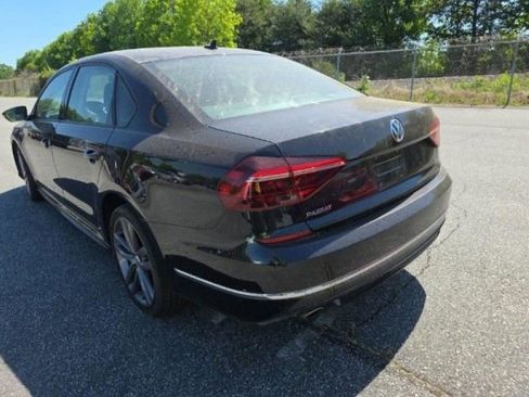 Used 2018 Volkswagen Passat 2.0T R-Line w/ R-Line Lighting Package FWD image 6