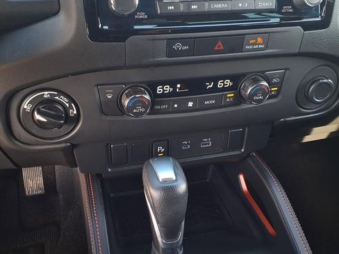 Used 2024 Nissan Frontier PRO-4X w/ Technology Package image 10