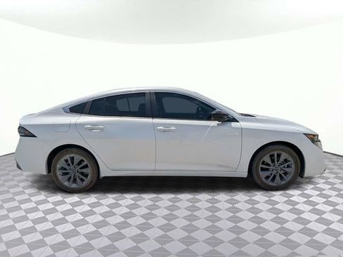 Used 2026 Nissan Sentra SL w/ Floor Mat Package FWD image 2