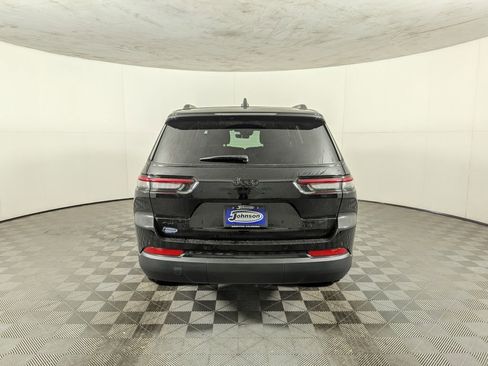 New 2025 Jeep Grand Cherokee L Altitude image 8