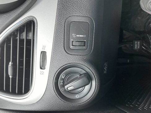 Used 2013 Dodge Journey American Value Package w/ Flexible Seating Group image 19