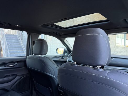 New 2025 Jeep Grand Cherokee Laredo X w/ Luxury Tech Group I image 25