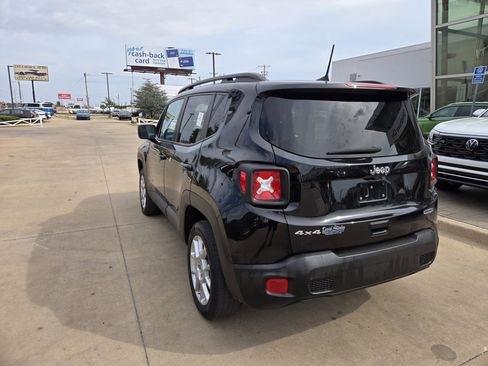 Used 2022 Jeep Renegade Latitude w/ Convenience Group image 7