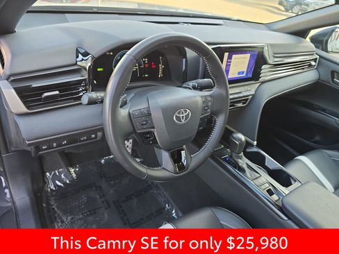 Used 2025 Toyota Camry SE image 21