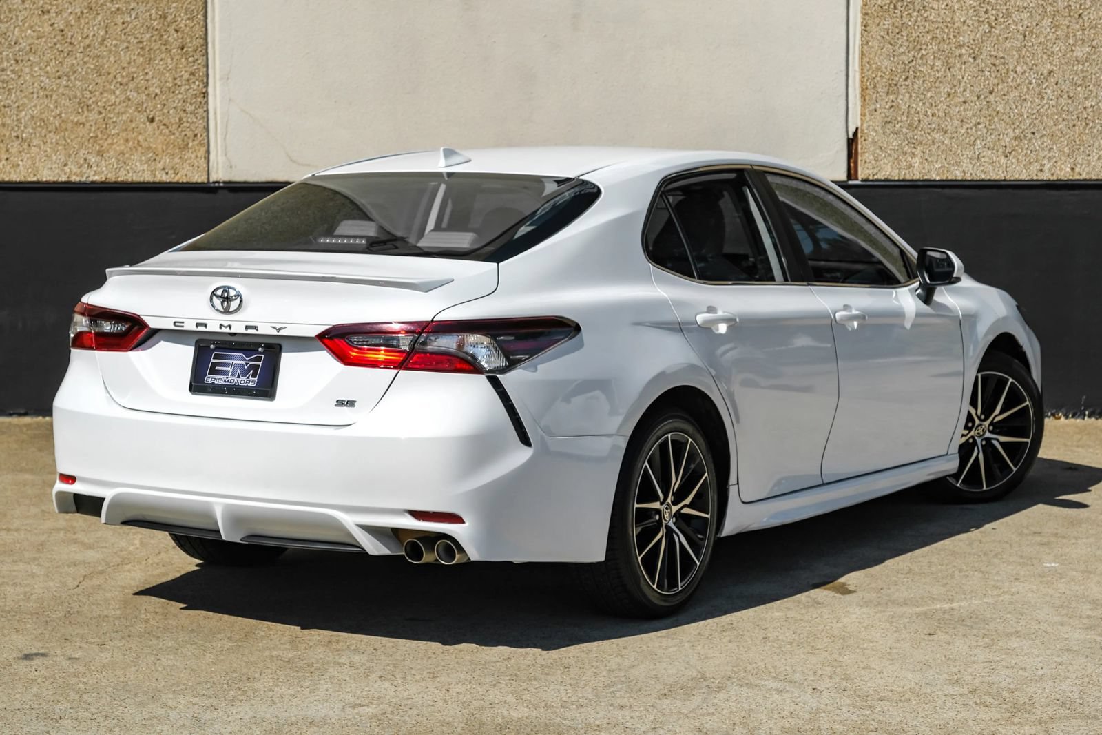 Used 2023 Toyota Camry SE FWD image 7