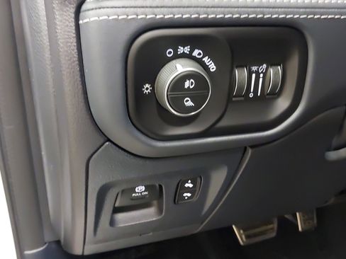 Used 2023 RAM 1500 Limited AWD/4WD image 23