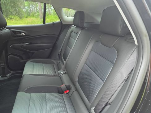 New 2026 Chevrolet Trax LT w/ Sunroof Package FWD image 16