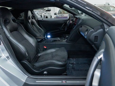 Used 2009 Nissan GT-R Premium AWD/4WD image 35