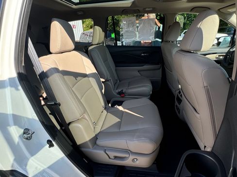 Used 2017 Honda Pilot Elite image 22