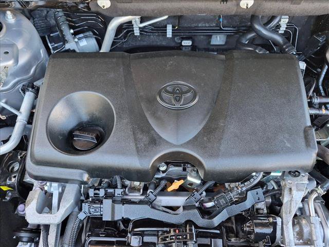 Used 2021 Toyota RAV4 XLE w/ Convenience Package FWD image 21