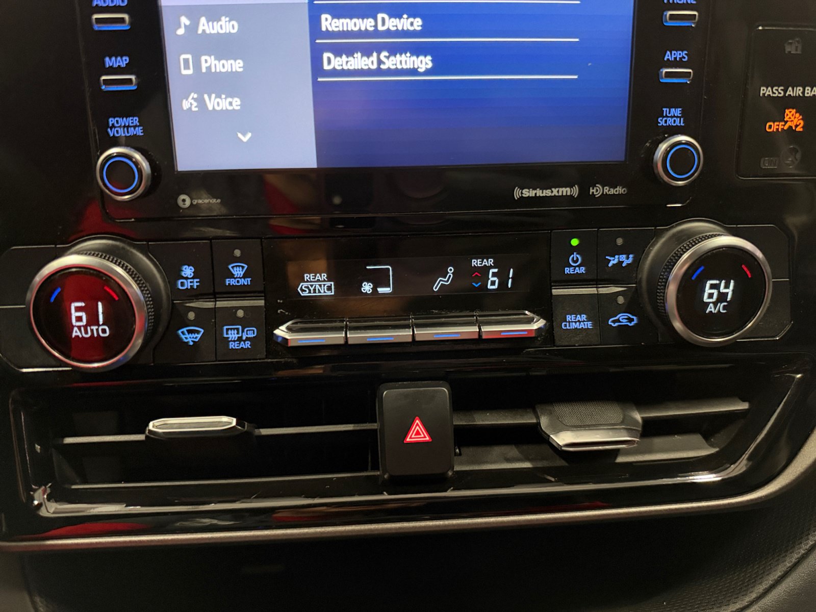 Used 2022 Toyota Highlander LE FWD image 20