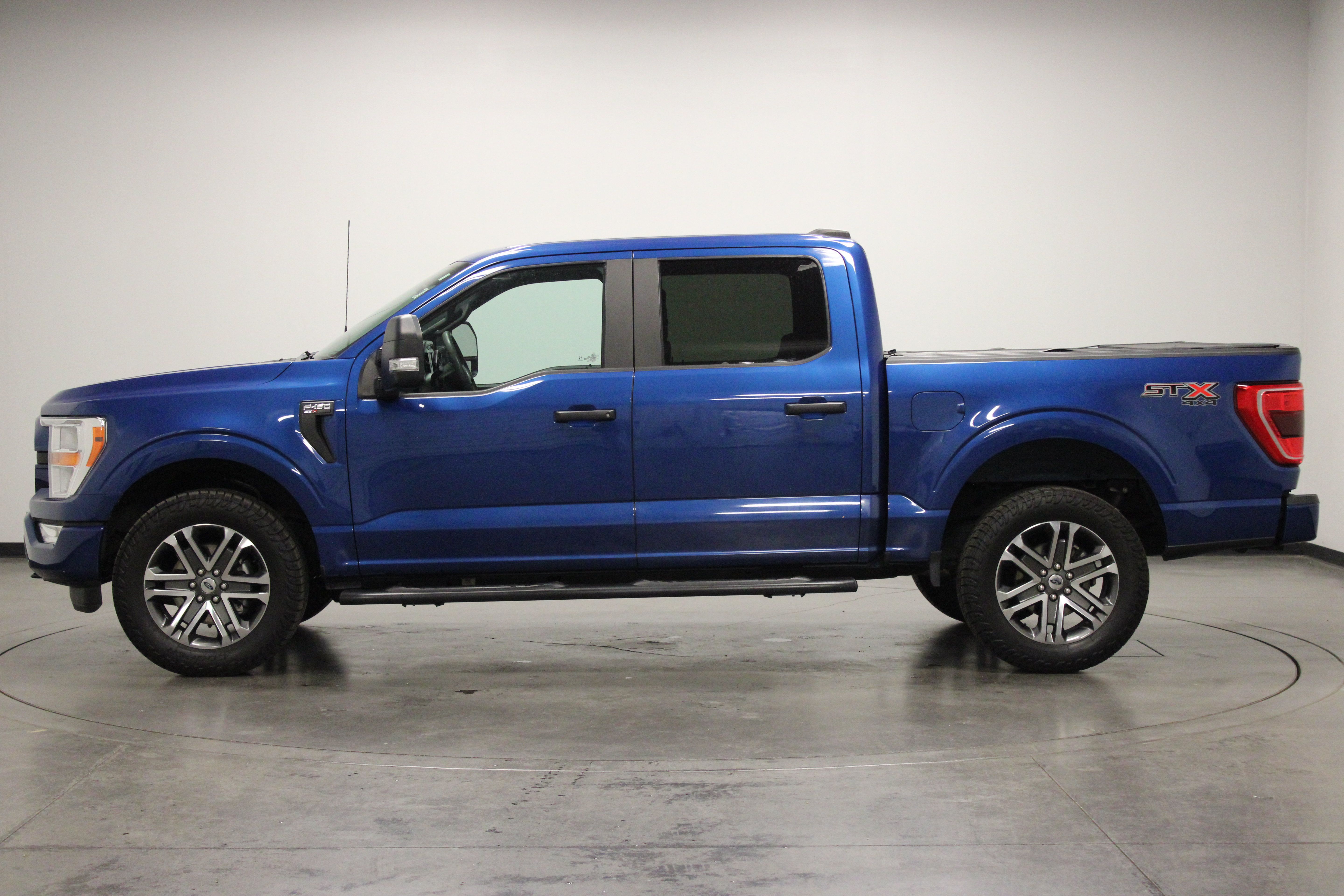 Used 2022 Ford F150 XL w/ STX Appearance Package AWD/4WD image 5