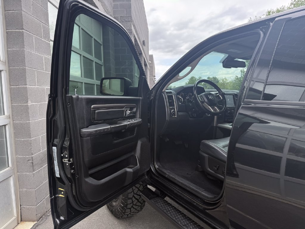 Used 2018 RAM 2500 Laramie w/ Sport Appearance Group AWD/4WD image 19