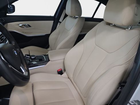 Used 2020 BMW 330i Sedan w/ Convenience Package image 17