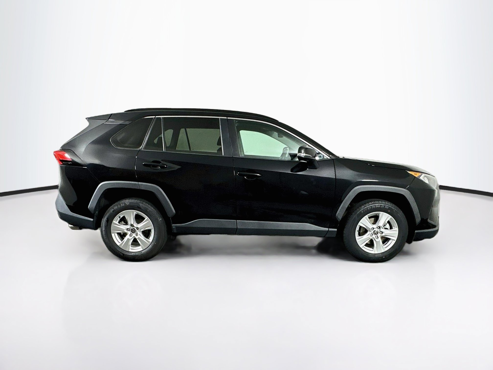 Used 2021 Toyota RAV4 XLE FWD image 10