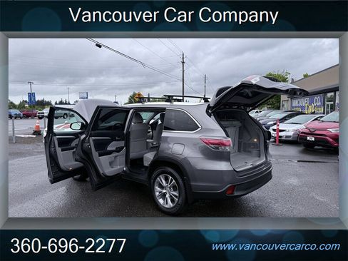 Used 2015 Toyota Highlander XLE AWD/4WD image 34