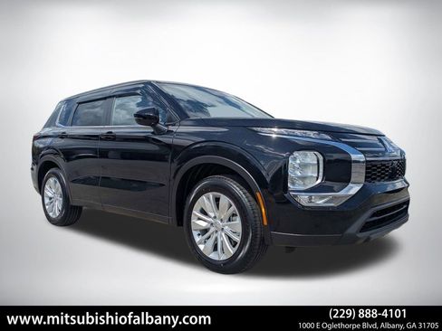 New 2026 Mitsubishi Outlander ES FWD image 1