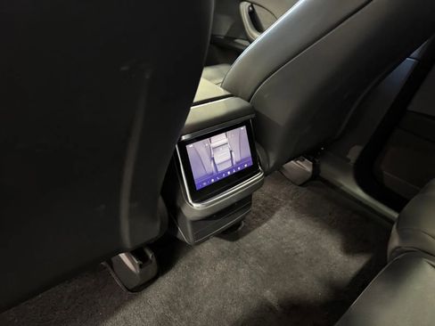 Used 2023 Tesla Model X image 10