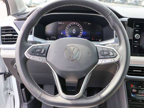 New 2025 Volkswagen Taos SE image 17
