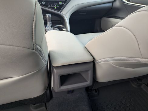 Used 2024 Toyota Camry SE FWD image 26