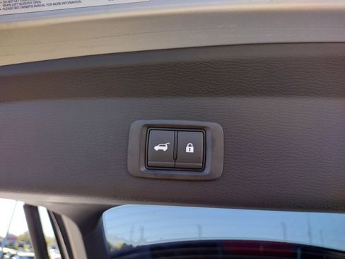 New 2025 Mitsubishi Outlander SE image 28