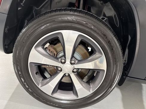 Used 2019 Jeep Cherokee Limited w/ Trailer Tow Group image 15