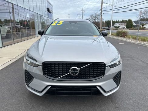 Certified 2025 Volvo XC60 B5 Plus AWD/4WD image 7