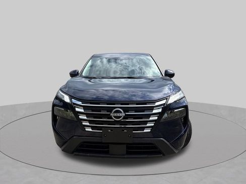 Used 2024 Nissan Rogue SV AWD/4WD image 2