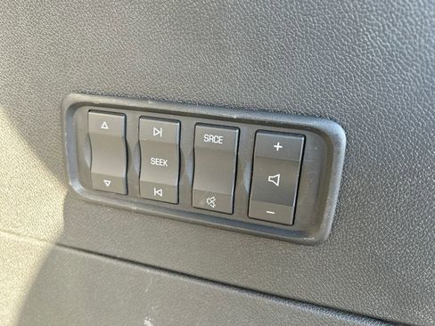 Used 2012 GMC Acadia Denali image 43