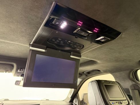 Used 2019 Cadillac Escalade Platinum AWD/4WD image 22