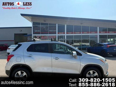 Used 2017 Chevrolet Trax LT w/ LT Convenience Package FWD image 1