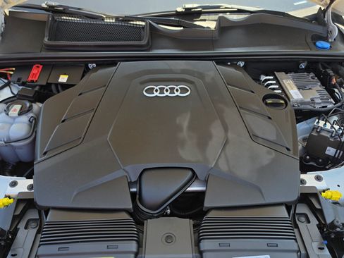 Used 2020 Audi Q7 3.0T Premium Plus w/ Premium Plus Package AWD/4WD image 18