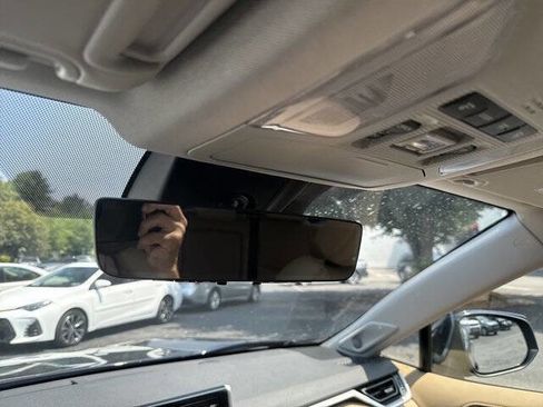 Used 2021 Toyota RAV4 Limited image 20