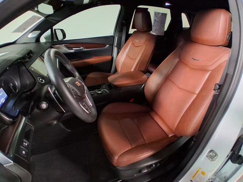 Used 2025 Cadillac XT5 Sportv image 10