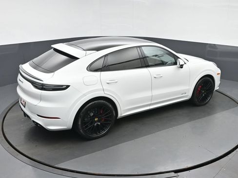 Used 2021 Porsche Cayenne GTS AWD/4WD image 39
