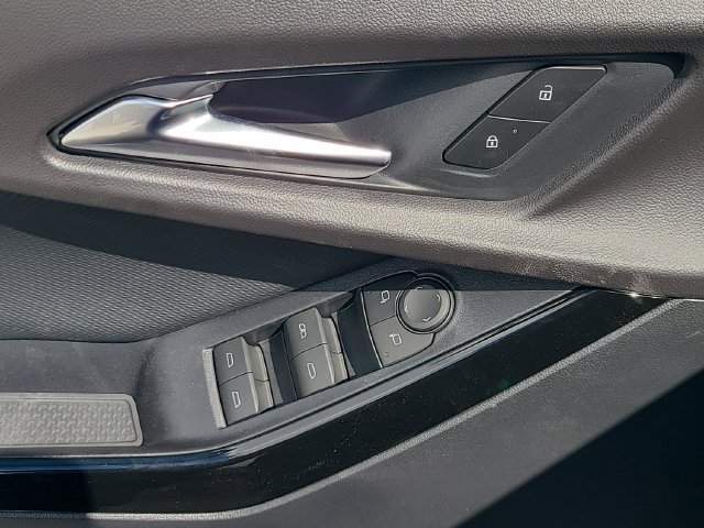 New 2027 Chevrolet Equinox LT w/ Convenience Package II FWD image 20