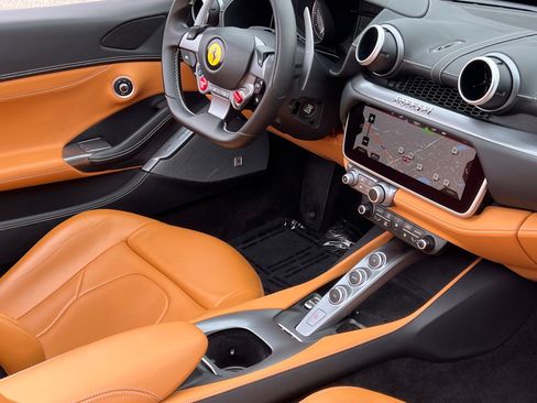 Used 2019 Ferrari Portofino RWD image 33