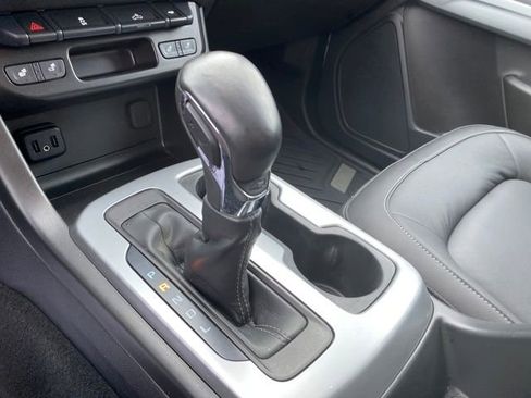 Used 2022 Chevrolet Colorado LT w/ Luxury Package image 11